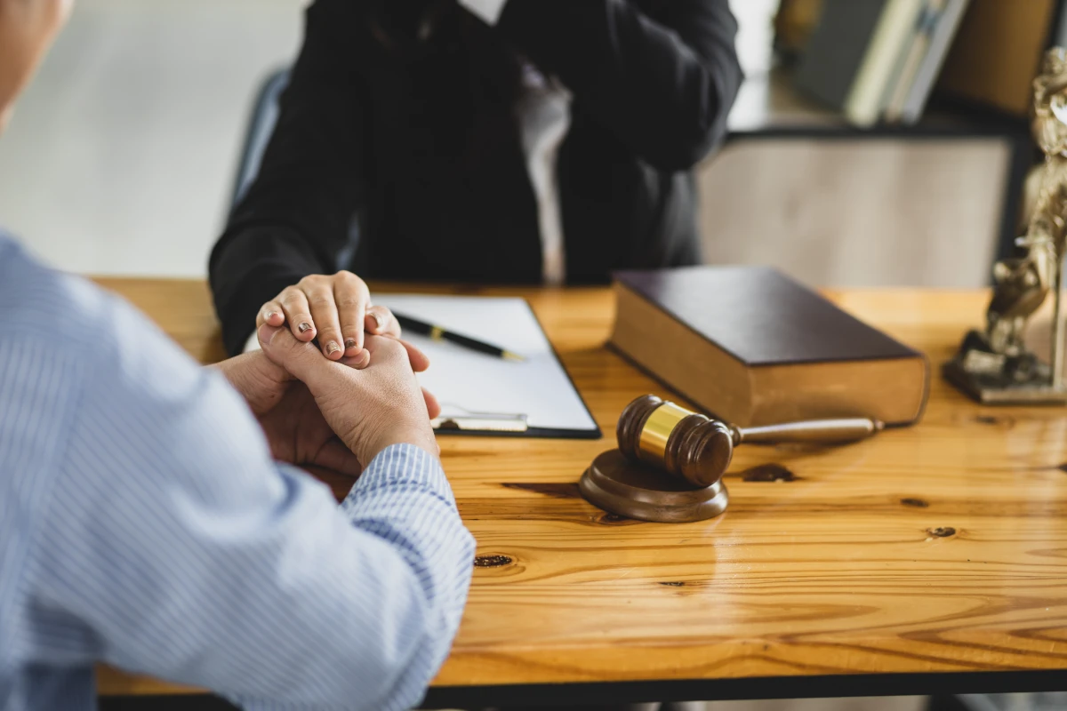 L'action en justice : comprendre les étapes clés et les enjeux