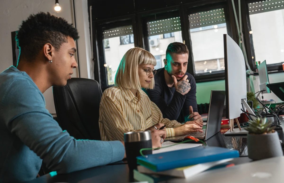 Les nouvelles formes de travail et la protection juridique des travailleurs indépendants : enjeux et perspectives