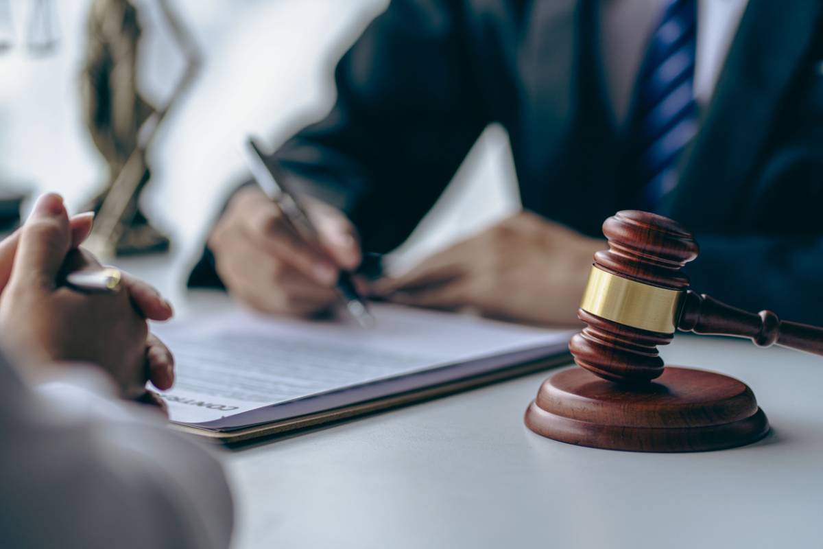 Comment choisir le bon avocat pour vos besoins juridiques ?