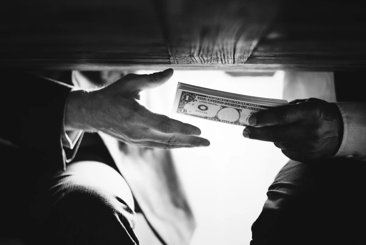 La corruption en droit pénal des affaires : un délit aux multiples facettes